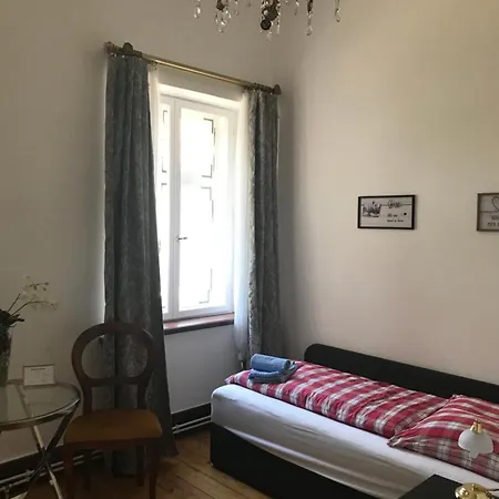 Haus Anna - Schloss Huerbel Апартаменты *